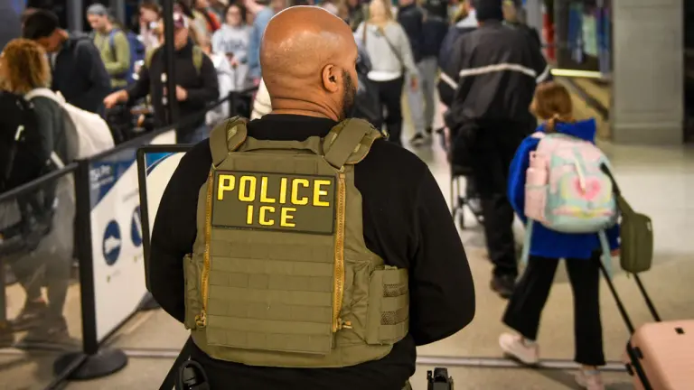 Familias venezolanas en EEUU preparan a sus hijos ante redadas de ICE