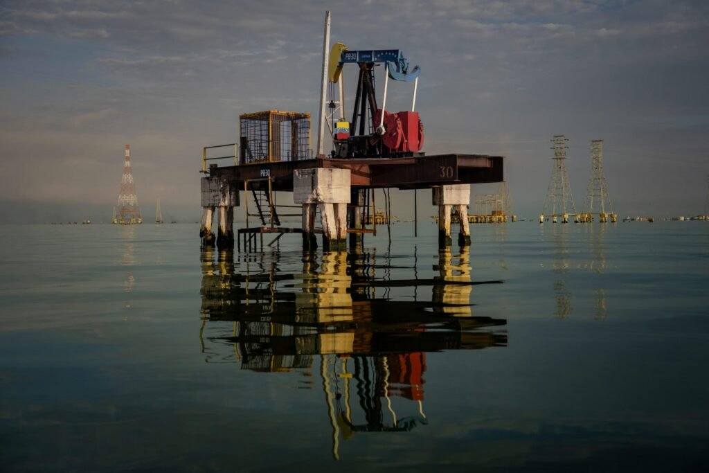 WSJ: Venezuela busca revivir su industria petrolera con apoyo de EE.UU.